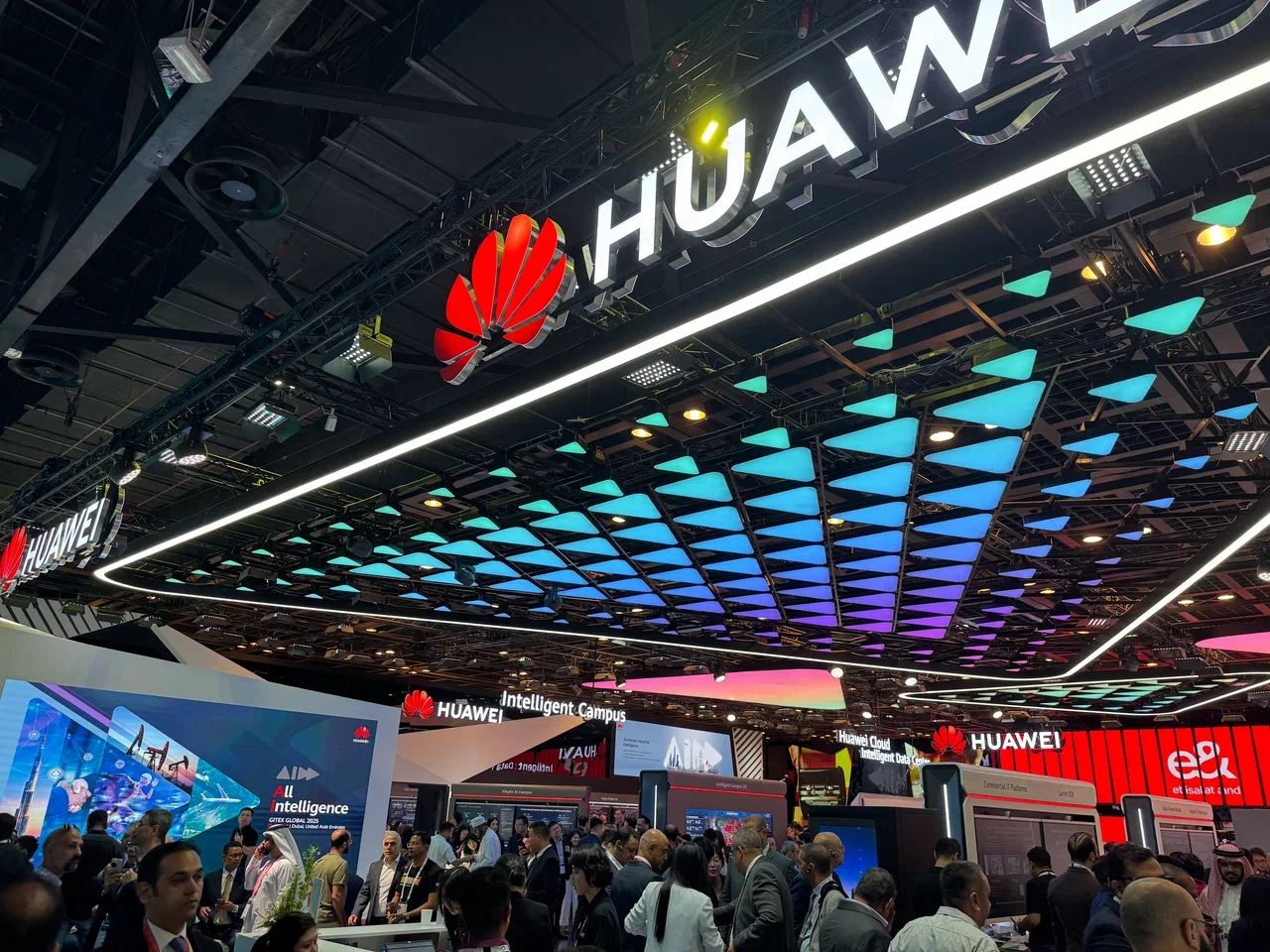 GITEX Global 2025: Dell, Huawei, Cisco, Kaspersky и что еще мы увидели на стендах участников - 6